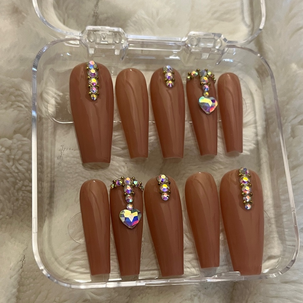Elegant Brown Press-On Nails with Rhinestones